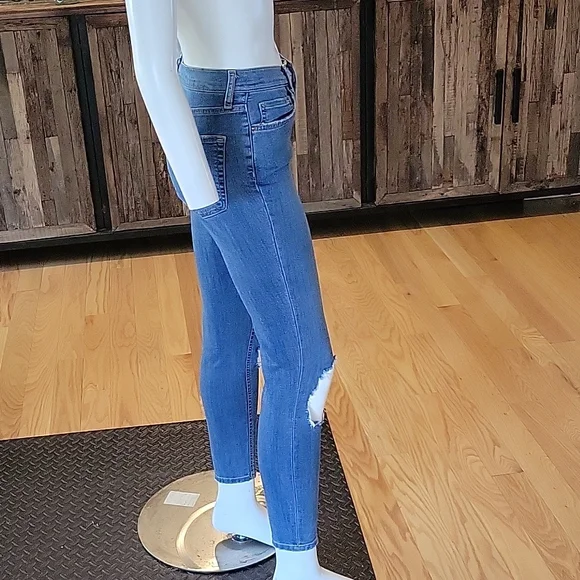 Free People jegging with busted knees